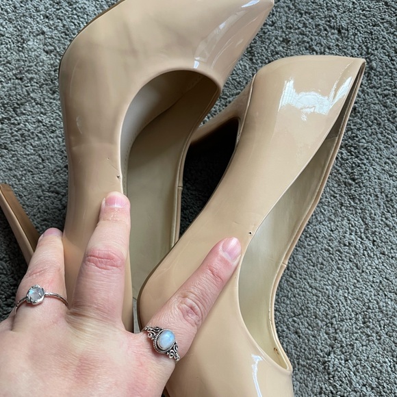 NWOT Jessica Simpson Close Toed Nude Heels Size 10